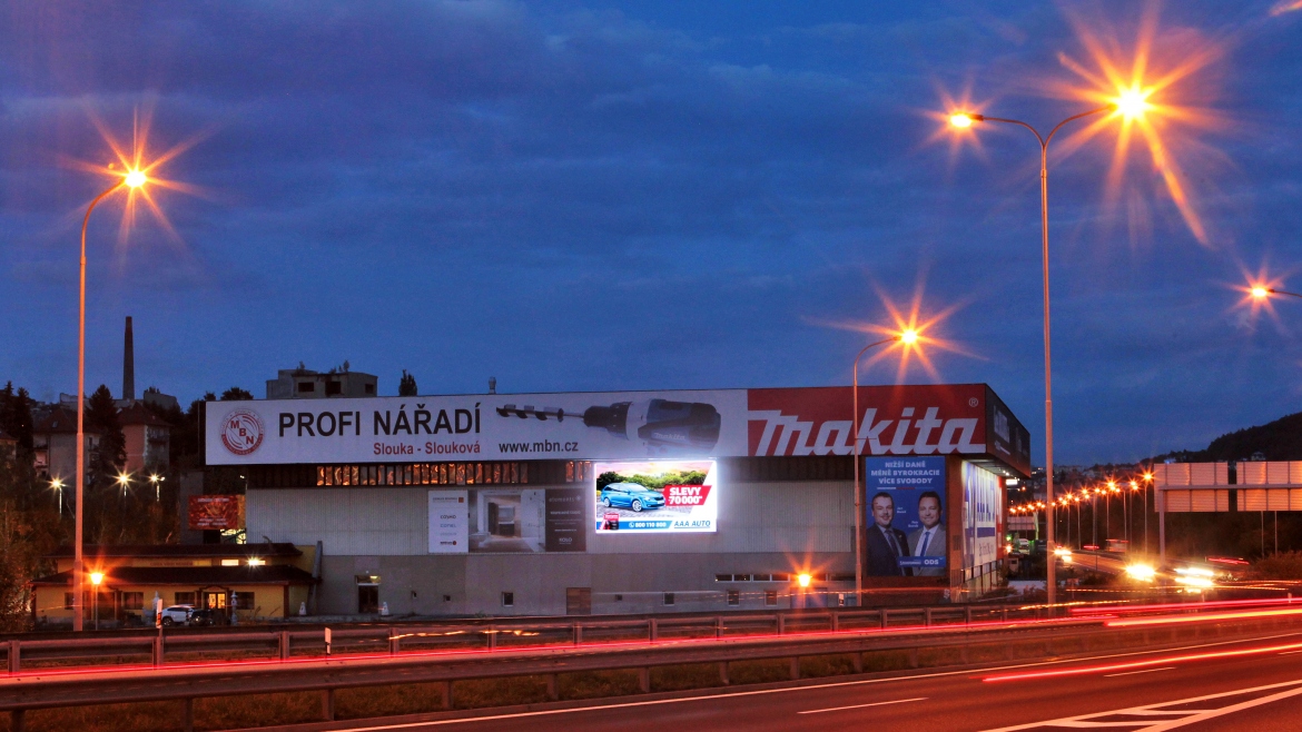 Ledmultimedia staví síť největších LED obrazovek